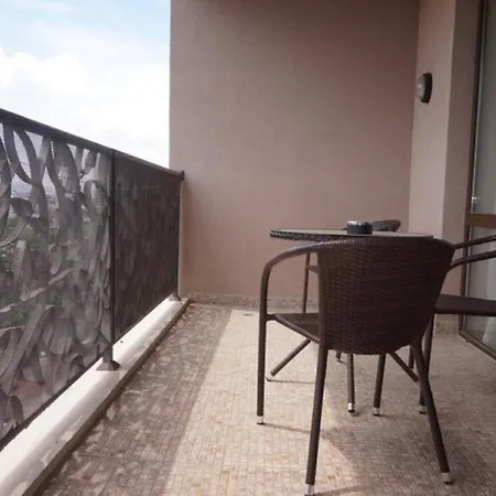 Апартамент Royal Beach Barcelo *